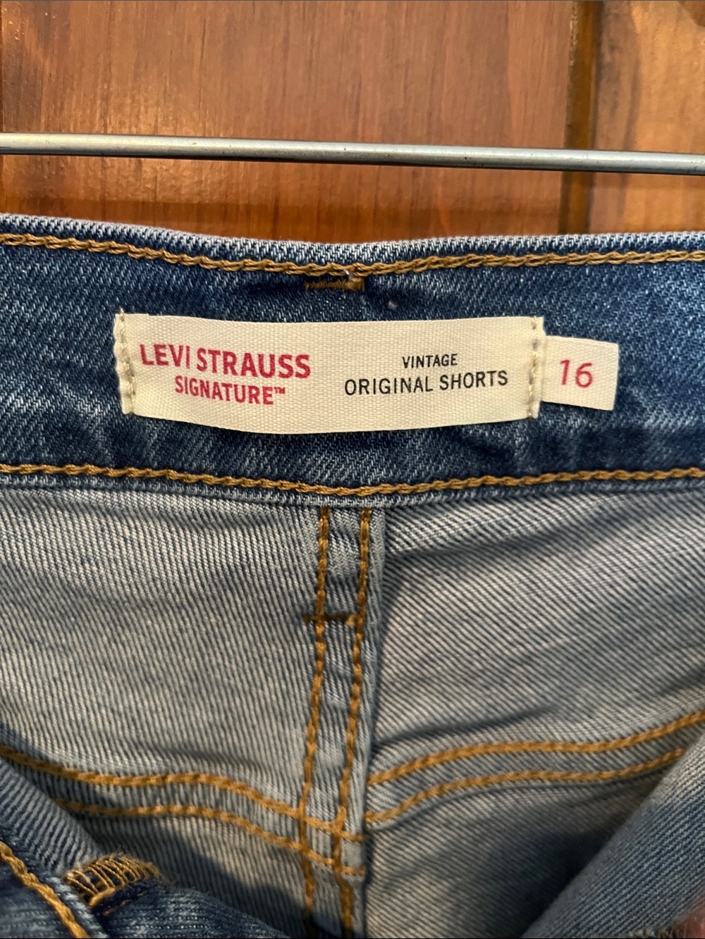 Levi Denim Shorts - Picture 3 of 6